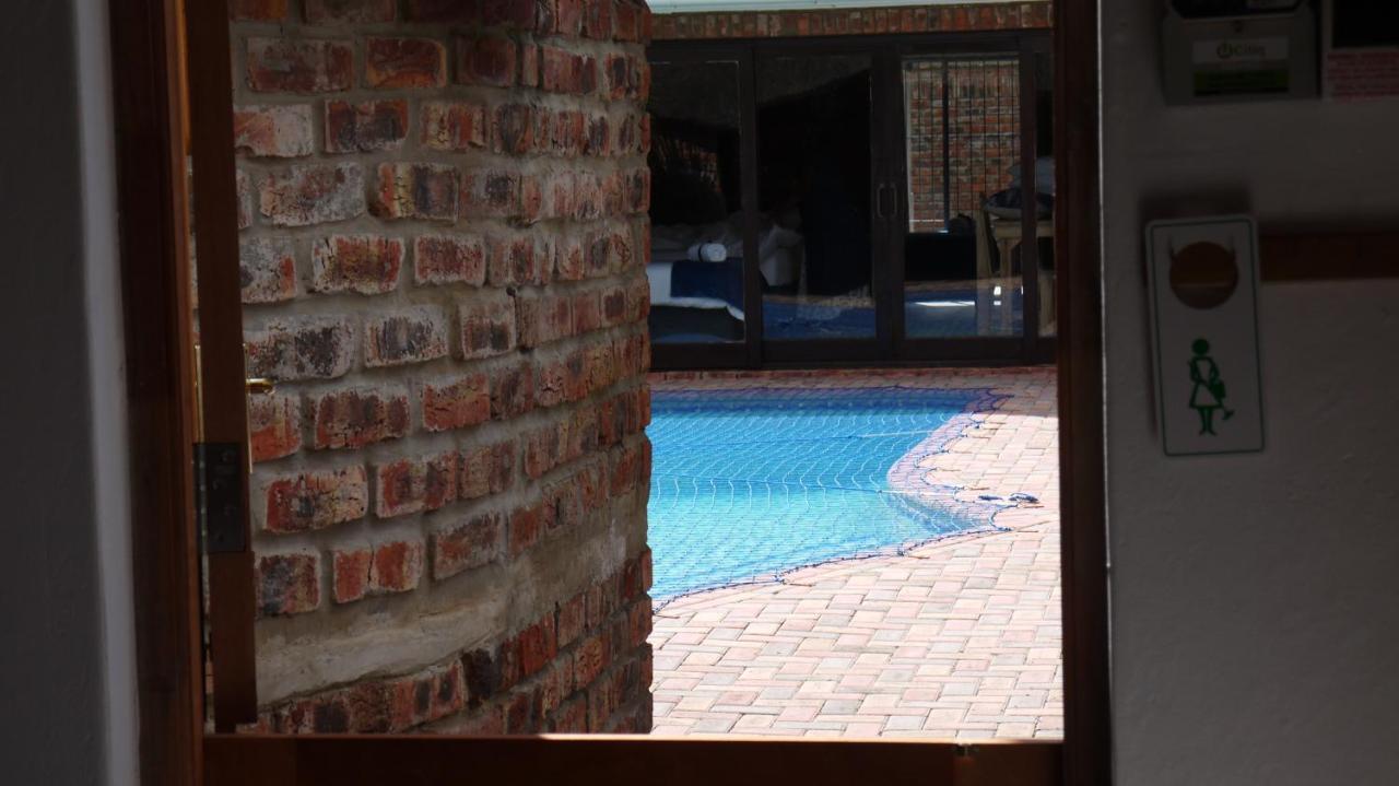 The Bay Inn Port Elizabeth Exterior photo